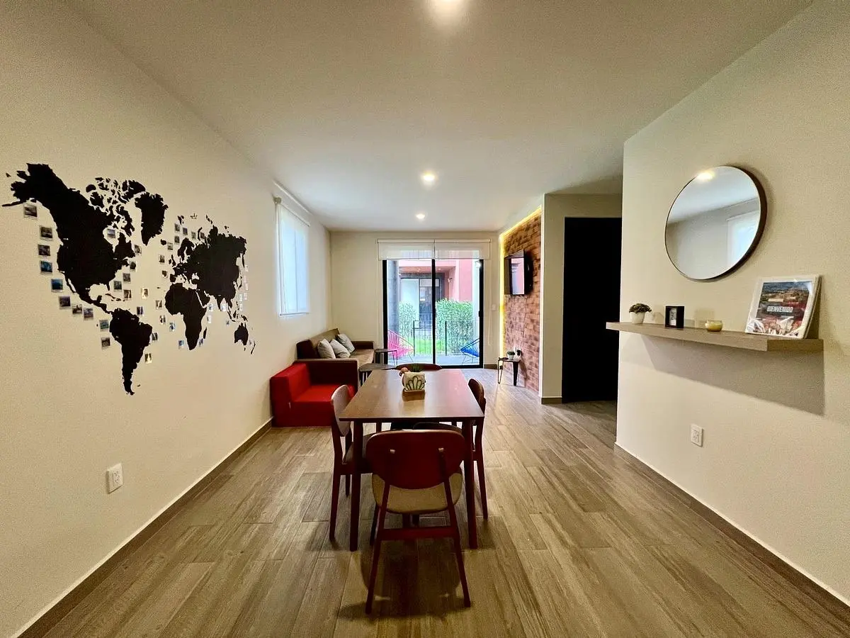 Salon; lumière naturelle, style moderne, parquet