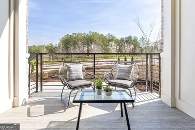 Balkon; výhled, přirozené světlo