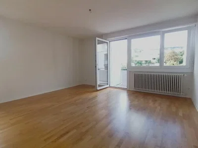 Salon; parquet, lumière naturelle, vue
