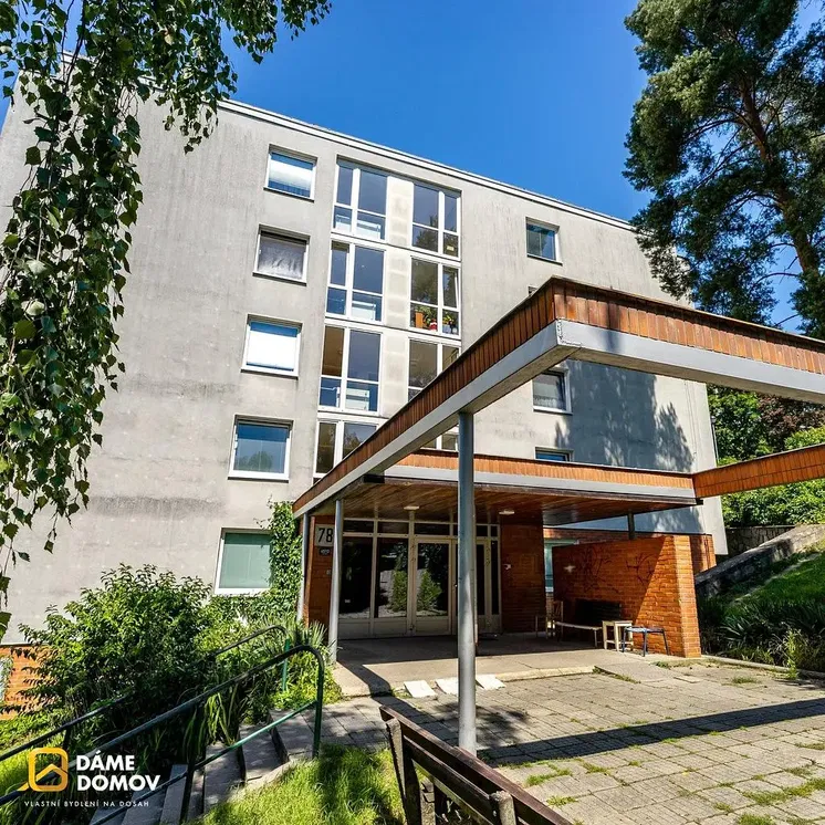 Haus und umgebung; blick