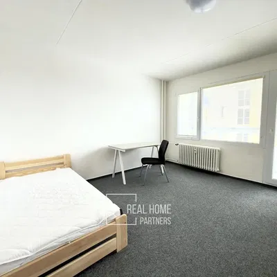 Spavaća soba; prirodno svjetlo