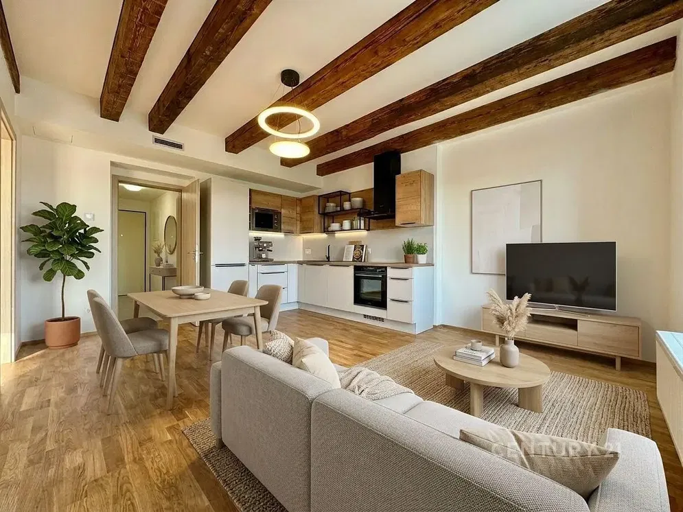 Дневна соба; дрвене греде, дрвени под, природно светло, модерни стил