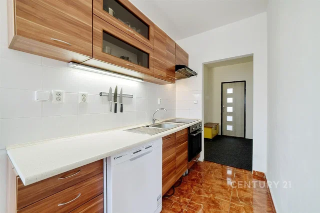 Kitchen; kitchen appliances, tile floor