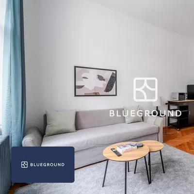 Wohnzimmer; moderner stil, holzboden, tageslicht