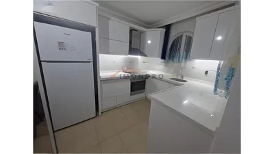 Кухиња; кухињски апарати, плочице, реновиран, природно светло, модерни стил