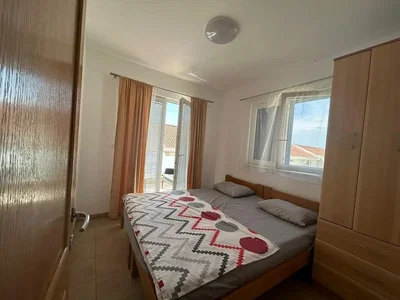 Schlafzimmer; tageslicht, fliesenboden