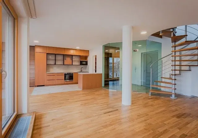 Küche; holzboden, tageslicht, moderner stil