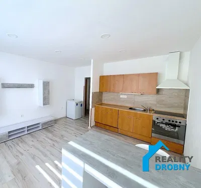 Küche; küchengeräte, fliesenboden, tageslicht