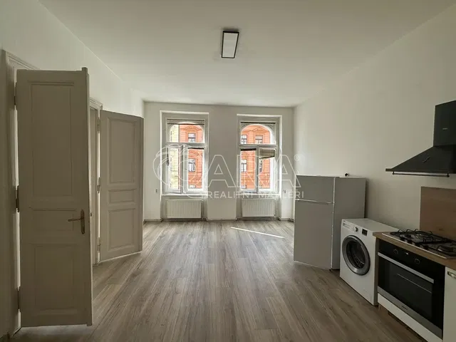 Keuken; keukenapparatuur, uitzicht, natuurlijk licht
