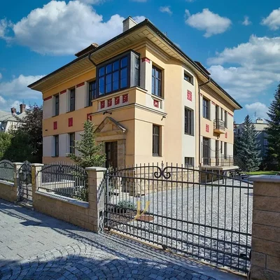 House and surroundings