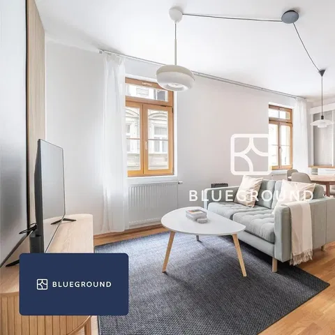 Дневна соба; природно светло, модерни стил