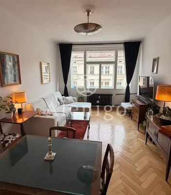 Wohnzimmer; holzboden, tageslicht, moderner stil