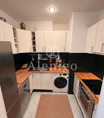 Küche; küchengeräte, fliesenboden, renoviert, tageslicht