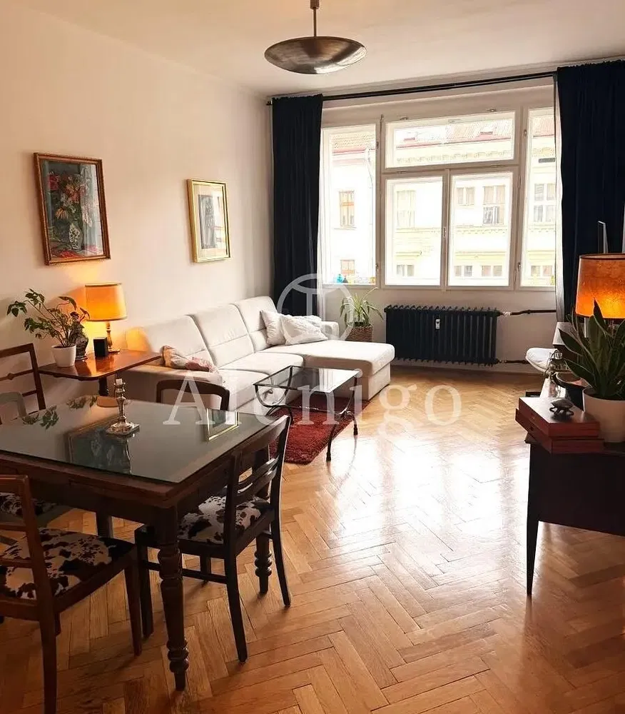 Wohnzimmer; tageslicht, holzboden, moderner stil