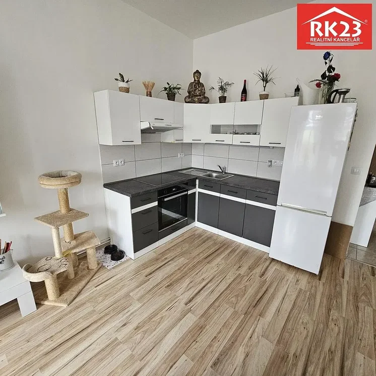 Cuisine; électroménager, carrelage