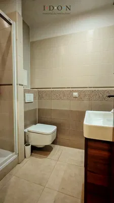 Toilette; fliesenboden