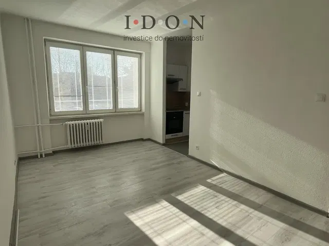 Dnevna soba; prirodno svjetlo, renoviran, pločice
