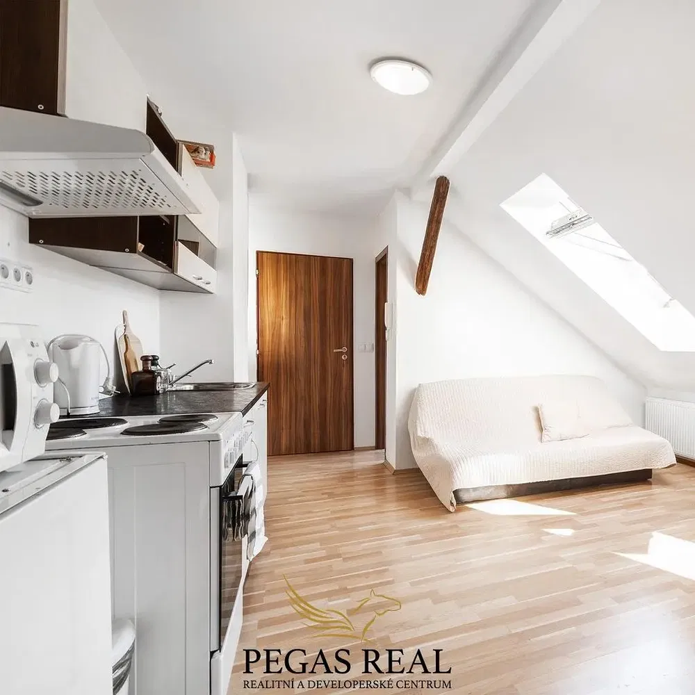 Küche; küchengeräte, tageslicht, moderner stil, holzboden