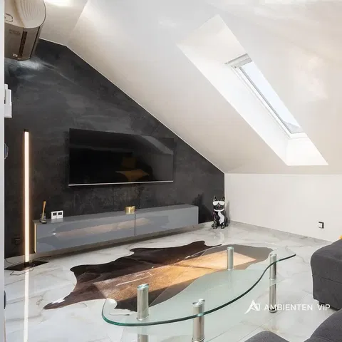 Dnevna soba; moderni stil, prirodno svjetlo