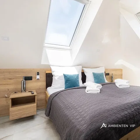 Spavaća soba; prirodno svjetlo, moderni stil