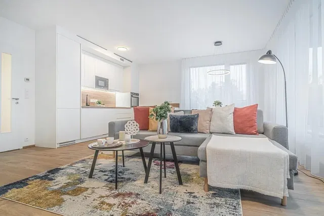 Oturma odası; doğal ışık, modern stil