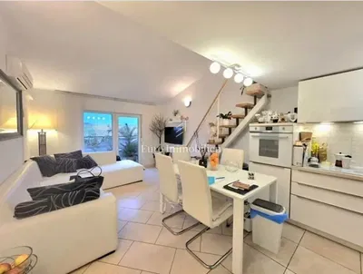 Дневна соба; поглед, природно светло, модерни стил, плочице