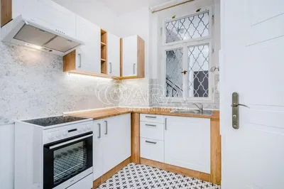 Küche; küchengeräte, fliesenboden, renoviert, tageslicht, moderner stil