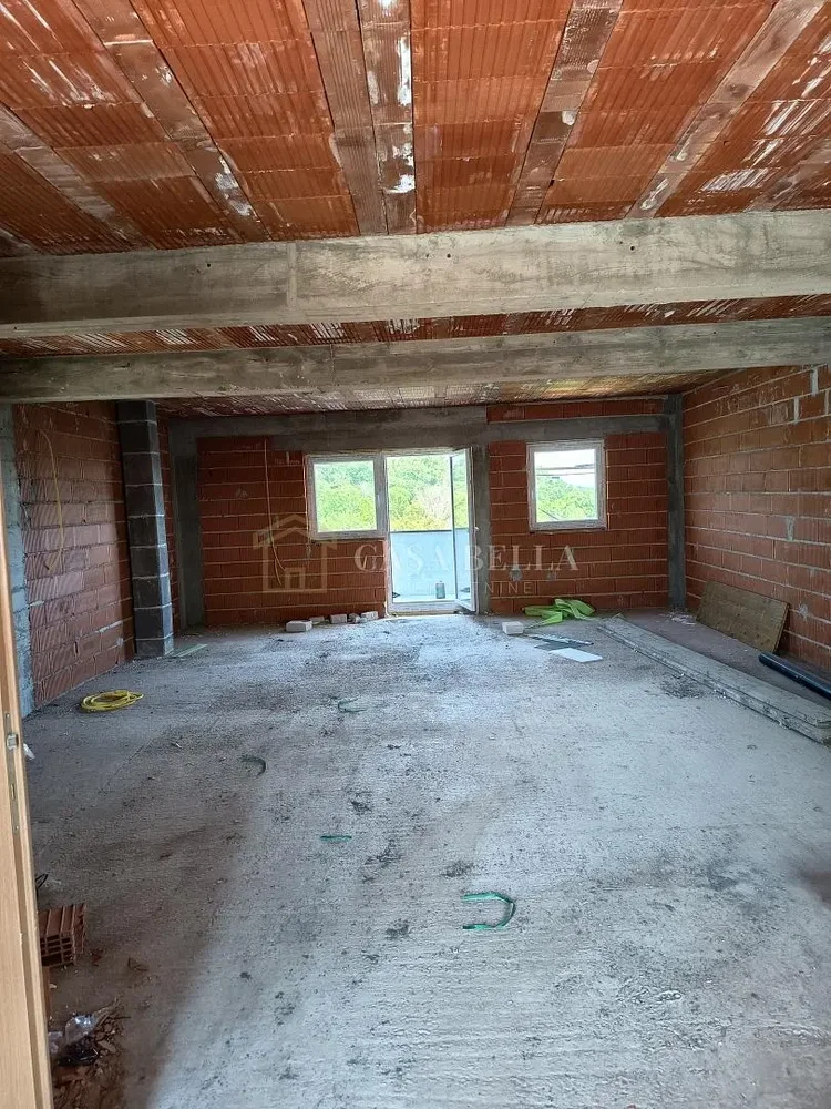 Ostatní; nutná rekonstrukce, přirozené světlo