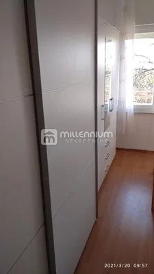 Chambre; parquet, lumière naturelle