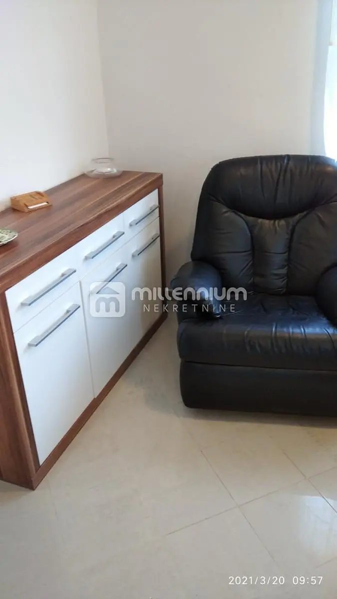 Salon; carrelage, style moderne