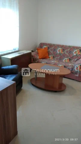 Dnevna soba; pločice, prirodno svjetlo