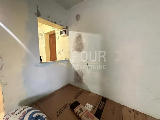 Autre; nécessite rénovation