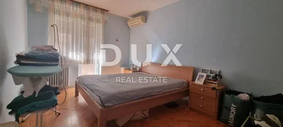 Chambre; parquet, lumière naturelle