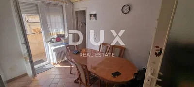 Salle à manger; carrelage, vue