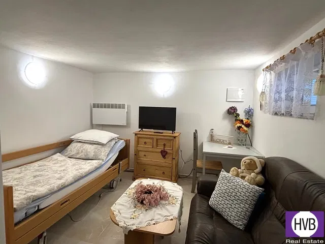 Camera da letto; luce naturale, stile moderno
