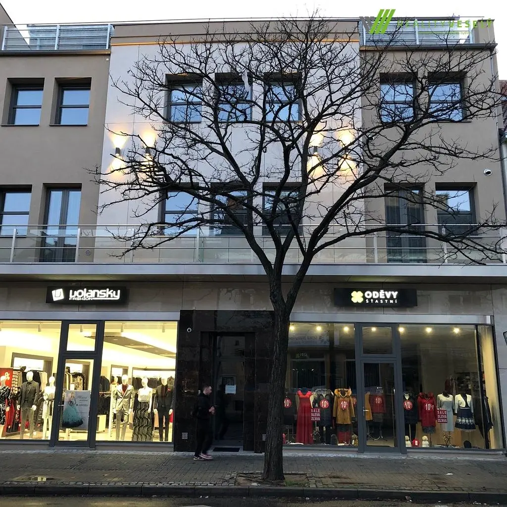 Casa e dintorni; commerciale