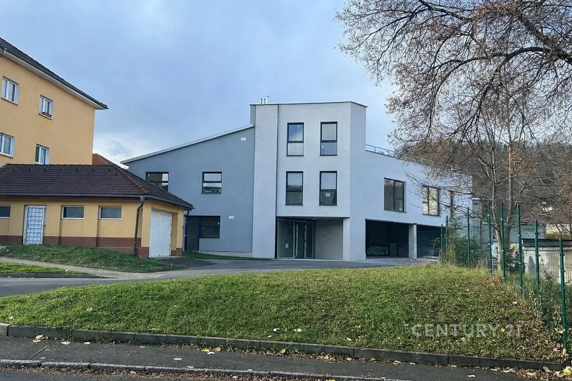 Haus und umgebung; blick