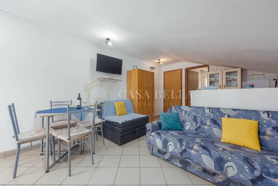 Wohnzimmer; fliesenboden, moderner stil