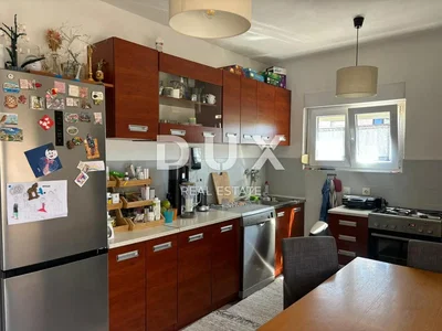 Küche; küchengeräte, tageslicht