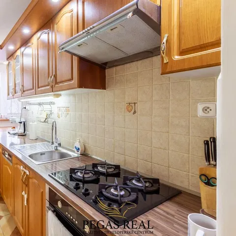 Kitchen; kitchen appliances, natural light
