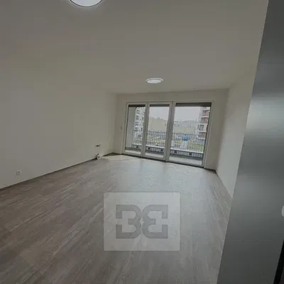 Dnevna soba; pogled, pločice, prirodno svjetlo