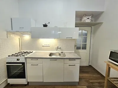 Küche; küchengeräte, fliesenboden, renoviert, tageslicht, moderner stil