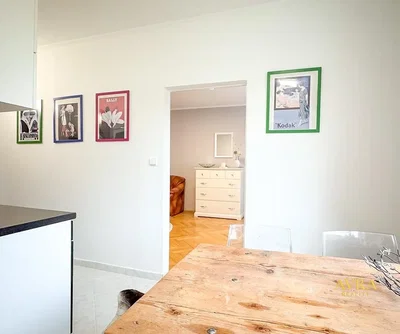 Küche; holzboden, tageslicht, moderner stil
