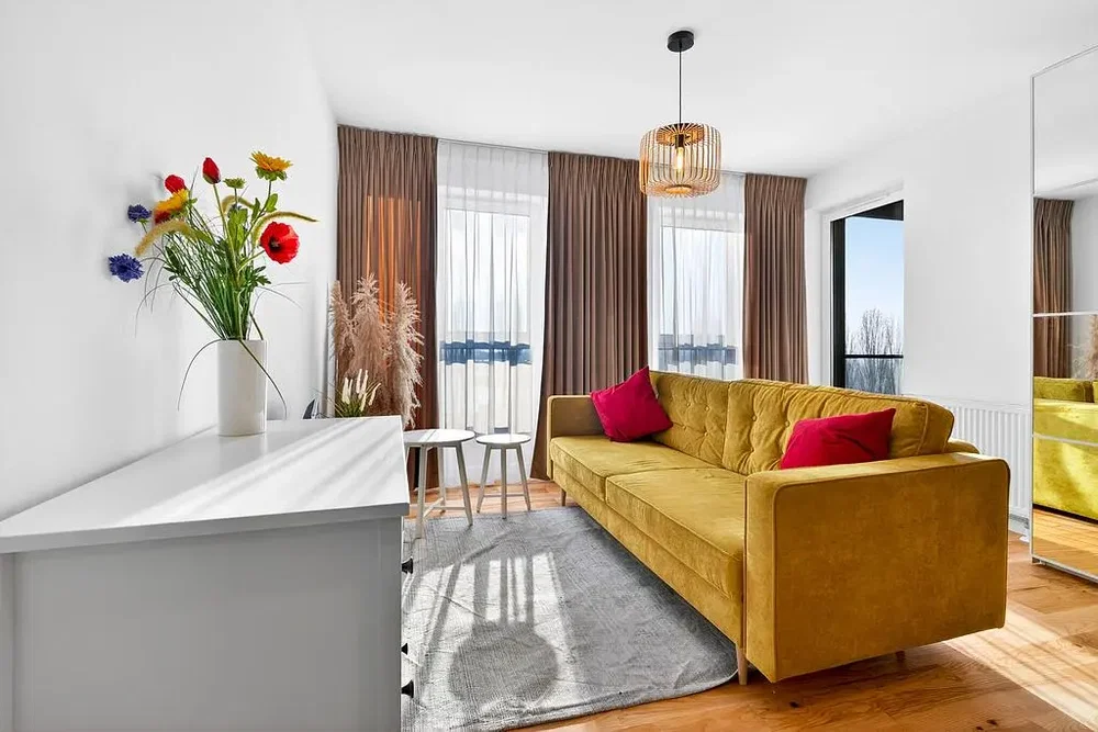 Salon; lumière naturelle, style moderne, parquet