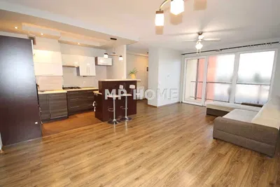 Obývací pokoj; kuchyňské spotřebiče, přirozené světlo, moderní styl