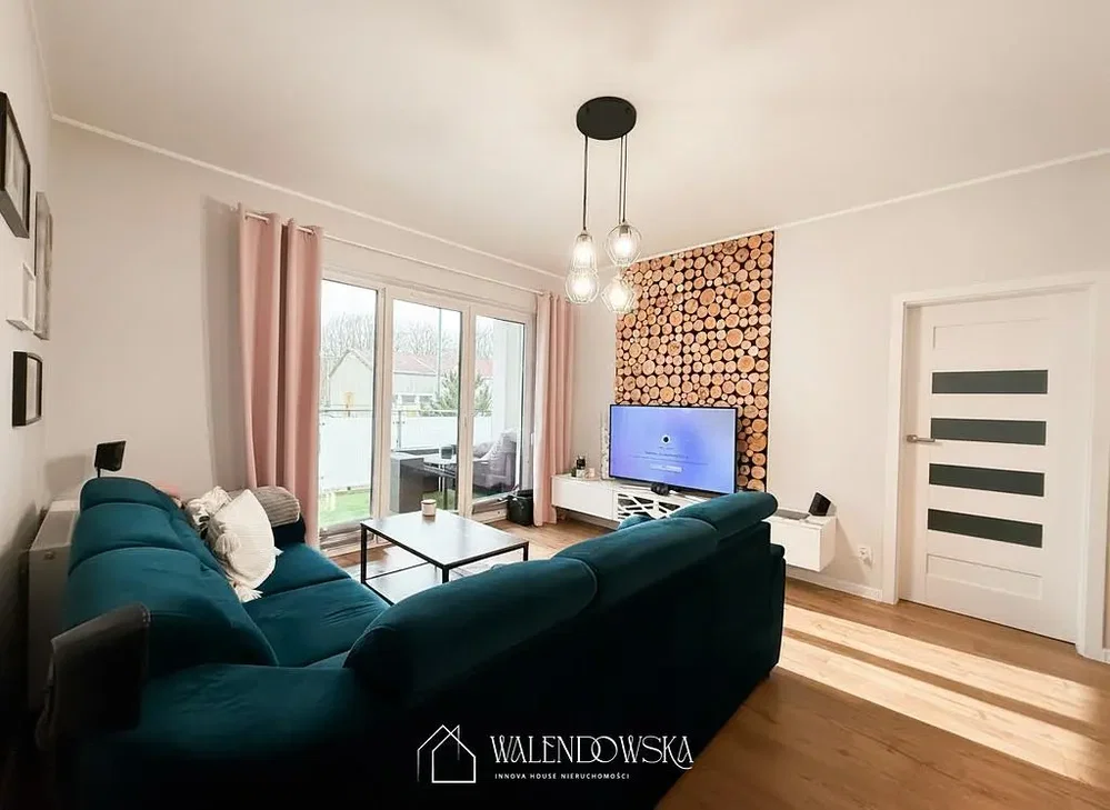 Salon; lumière naturelle, style moderne, parquet