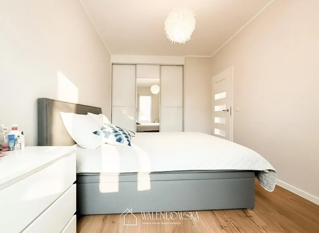 Chambre; parquet, lumière naturelle