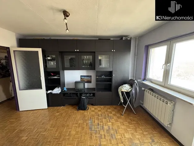 Altro; necessita ristrutturazione, pavimento in legno