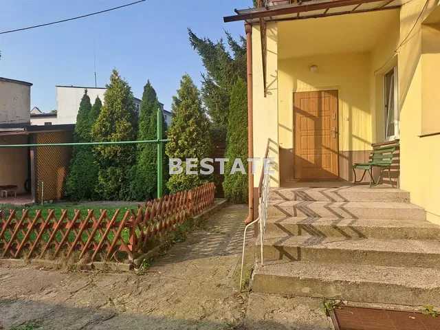 Maison et environs; vue