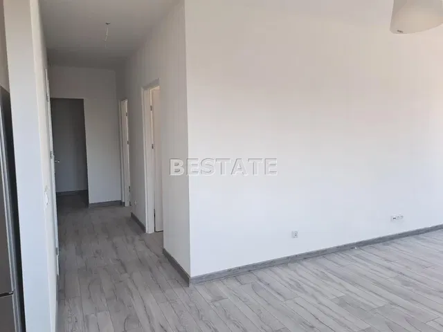 Sonstiges; fliesenboden, tageslicht, renoviert